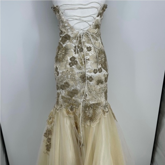 Mac Duggal strapless corset back prom gown - Picture 12 of 16